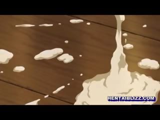 Japonské hentai slúžka fucked od za a creampie