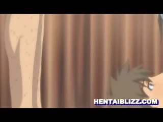 Tettona hentai prende due cazzi in suo fori