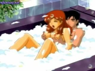 Hentai tóc đỏ đang có giới tính trong bồn tắm