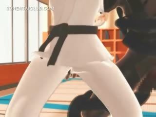 Karate l'anime hentaï fille suce monstres grand bite