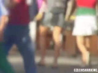 Tjekkisk amatør jenter sharked på den gater