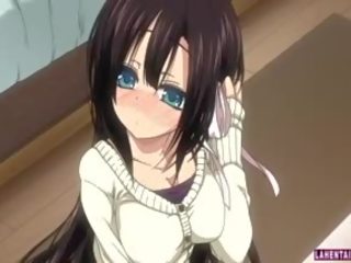 Stor titted hentai brunette rir hardt kuk