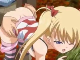 Blondýnka hezká anime dostane bušil